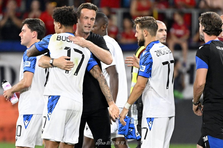 滑雪选手们 滑雪选手们