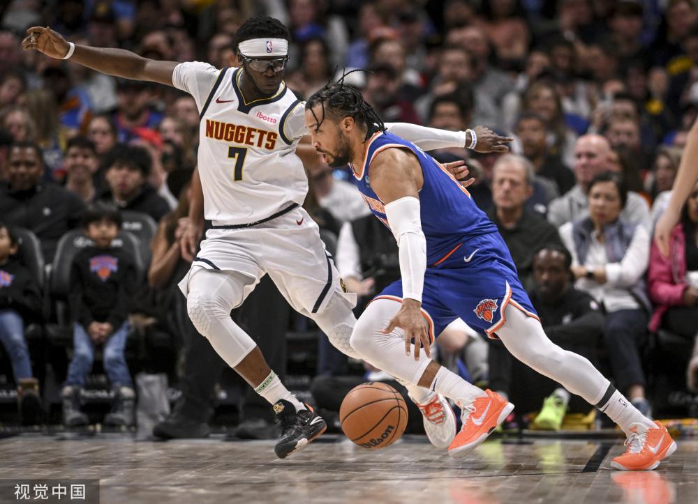 赛场上屡屡 赛场上屡屡